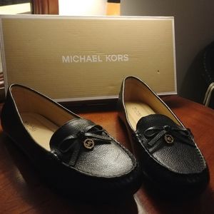 New Michael Kors black ballet flats nwt